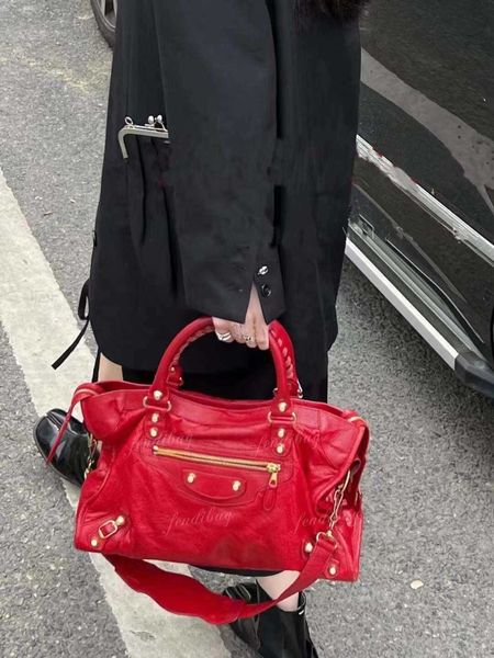 city bag luxury designer bags tote women fashion handbag shoulder cross body large capacity metal buckle 20cm
city bag luxury designer bags tote women fashion handbag shoulder cross body large capacity metal buckle 20cm