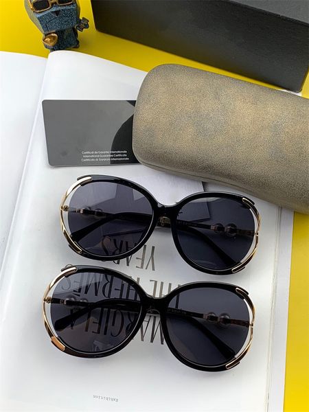 2022 luxury sunglasses polaroid lenses designer women men goggles premium glasses frame vintage metal sunglasses with case, White;black
2022 luxury sunglasses polaroid lenses designer women men goggles premium glasses frame vintage metal sunglasses with case, White;black