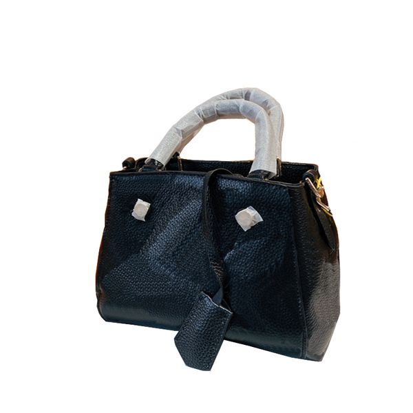 messenger bags elling classic retro versatile genuine leather soft and delicate chain can be one shoulder or crossbody designer bags
messenger bags elling classic retro versatile genuine leather soft and delicate chain can be one shoulder or crossbody designer bags