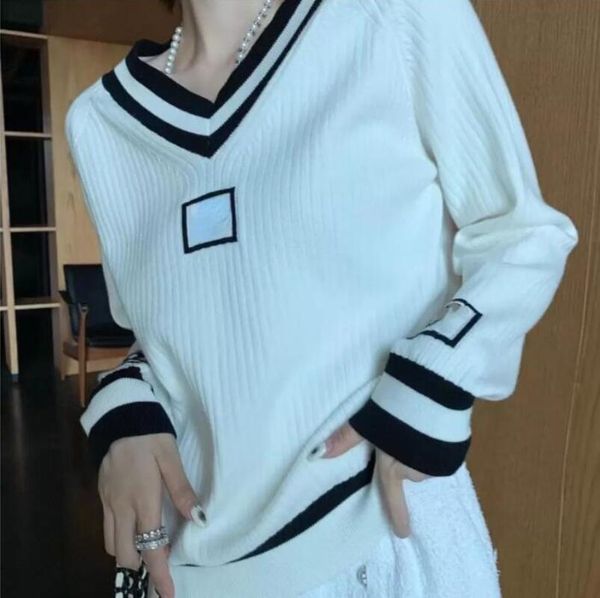 22gg sweater women simple color matching knitting temperament v-neck loose and thin korean version of all-match sweaters women shirts, White;black
22gg sweater women simple color matching knitting temperament v-neck loose and thin korean version of all-match sweaters women shirts, White;black