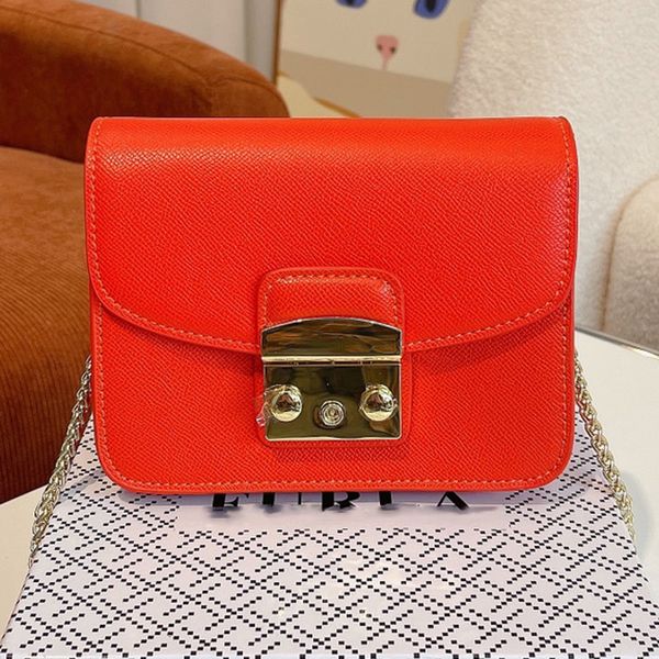 2022 crossbody handbag designer handbags camera bag fationwomen handbags flap wallet stripes shoulder bags tassel pendant 10013
2022 crossbody handbag designer handbags camera bag fationwomen handbags flap wallet stripes shoulder bags tassel pendant 10013