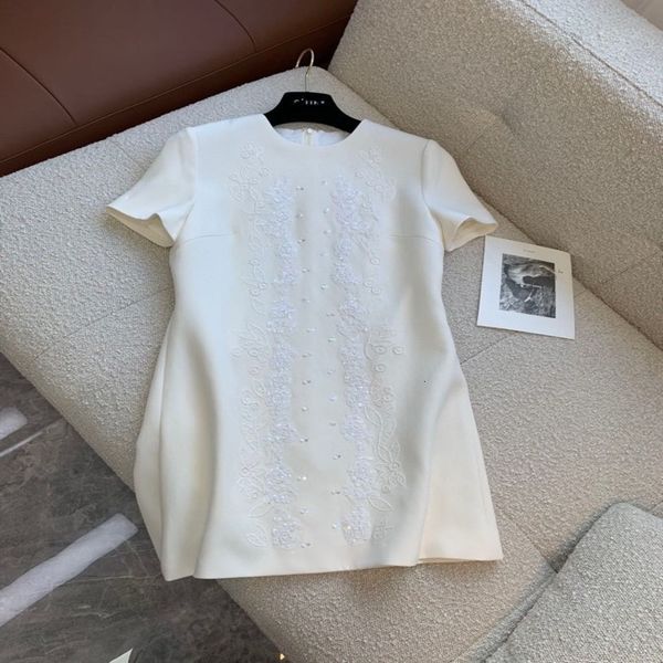 casual dresses ss spring and summer mulberry silk heavy industry nail bead design stitched embroidery round neck wool dress, Black;gray
casual dresses ss spring and summer mulberry silk heavy industry nail bead design stitched embroidery round neck wool dress, Black;gray