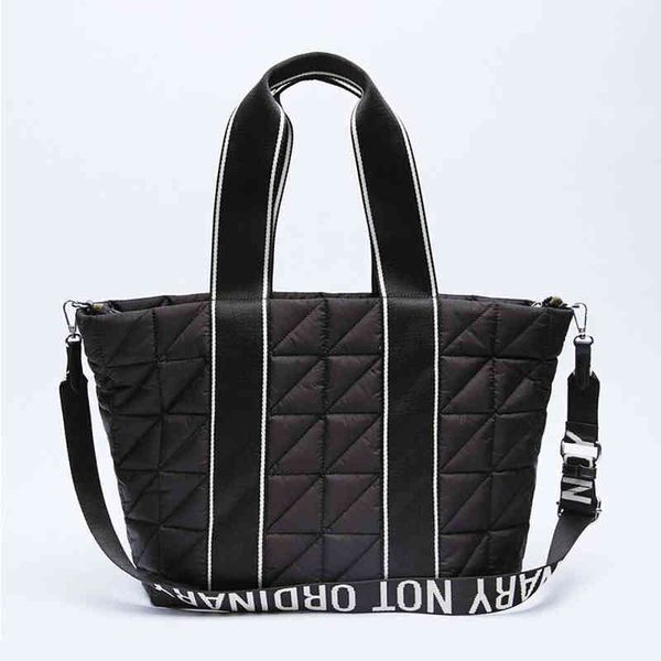 feminino crossbody sacos saco do mensageiro preto contratada ala larga inclinada designer bolsa de ombro feminina 220429
feminino crossbody sacos saco do mensageiro preto contratada ala larga inclinada designer bolsa de ombro feminina 220429