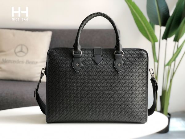 men's briefcase luxury business brand backpack portable computer bag original quality file package 100% waxed leather woven design shou
men's briefcase luxury business brand backpack portable computer bag original quality file package 100% waxed leather woven design shou