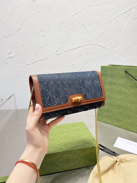 designers shoulder bag luxurious tote purse handbag message bags cluth classic genuine leather crossbody gift box gold chain size 20cm blue
designers shoulder bag luxurious tote purse handbag message bags cluth classic genuine leather crossbody gift box gold chain size 20cm blue