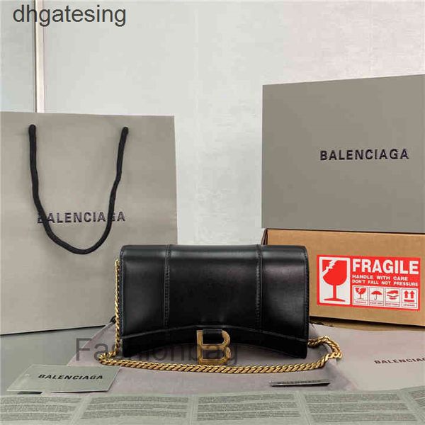crocodile shoulder bag balenciga chain bags italy brand 2022 single hourglass tofu cowhide designers pattern handbag mess paris
crocodile shoulder bag balenciga chain bags italy brand 2022 single hourglass tofu cowhide designers pattern handbag mess paris