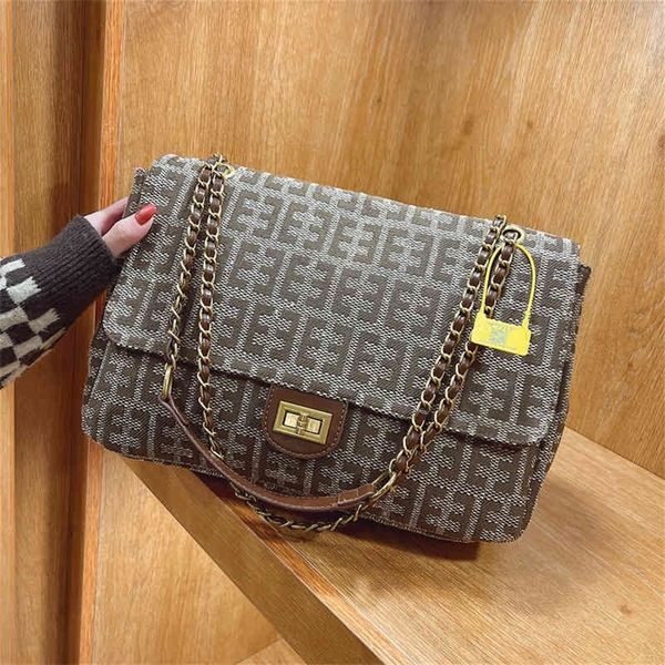 texture chain one shoulder armpit bag high capacity tote bag fashion korean letter messenger commuter bag 80% off store online 
texture chain one shoulder armpit bag high capacity tote bag fashion korean letter messenger commuter bag 80% off store online