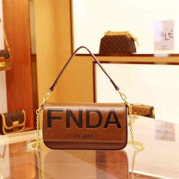 spring and summer foreign style women's fashion texture lock messenger simple one shoulder small square bag purses outlet online
spring and summer foreign style women's fashion texture lock messenger simple one shoulder small square bag purses outlet online
