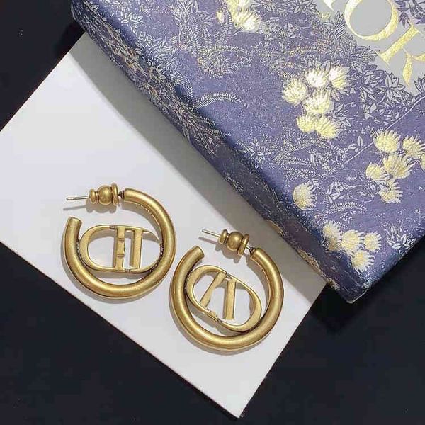 super discount 75% off new letter circle earrings are simple advanced and versatile the same material is 925 silver needle, Golden
super discount 75% off new letter circle earrings are simple advanced and versatile the same material is 925 silver needle, Golden