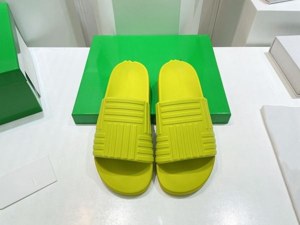 2022 womens fashion embroidered canvas designer slides slip on slippers girls canvas covered platform sandals with box and dust bags 0508, Black
2022 womens fashion embroidered canvas designer slides slip on slippers girls canvas covered platform sandals with box and dust bags 0508, Black