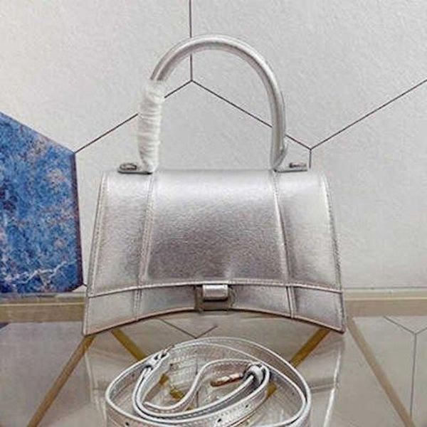 niche design bag op37 women's summer 2022 new light luxury brand high-grade texture crocodile pattern one-shoulder hand-held hourglass
niche design bag op37 women's summer 2022 new light luxury brand high-grade texture crocodile pattern one-shoulder hand-held hourglass