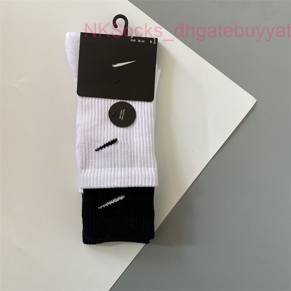 men classic fashion socks hook brand color stitched men's women's long tube sports training sock street couple middle tubes luxury, Black
men classic fashion socks hook brand color stitched men's women's long tube sports training sock street couple middle tubes luxury, Black