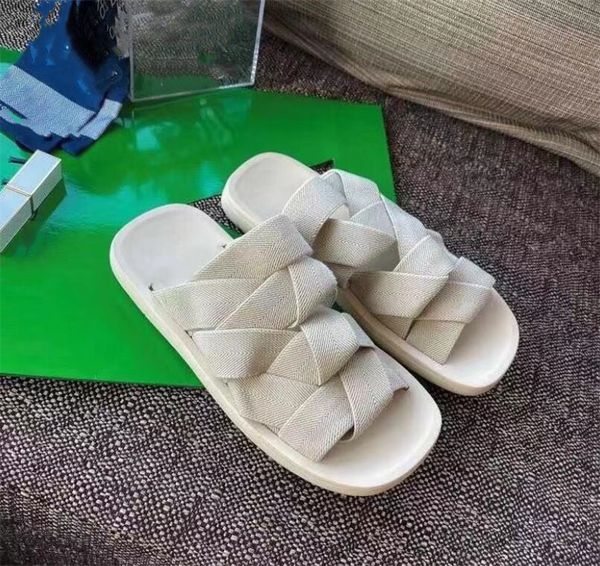 2022 new designer women slippers fashionable trend lady sandals beach flat bottom shoes platform pure color rubber high heel slides shoe siz, Black
2022 new designer women slippers fashionable trend lady sandals beach flat bottom shoes platform pure color rubber high heel slides shoe siz, Black
