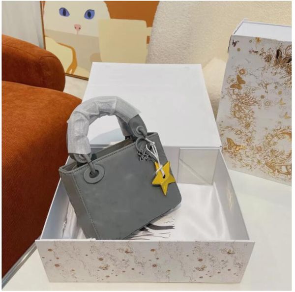 5a quality designer handbag luxury lady shoulder bag wallet lambskin leather tote crossbody woman bag saddle handbags purse clutch bags bran
5a quality designer handbag luxury lady shoulder bag wallet lambskin leather tote crossbody woman bag saddle handbags purse clutch bags bran