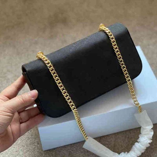retro printing shoulder bags women's fashion chain square bag designer leather printing phone purse 211220
retro printing shoulder bags women's fashion chain square bag designer leather printing phone purse 211220