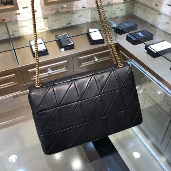 sunset bag 527940 515821 new style made of sheepskin stitching it's a very complicated process the sheepskin is of first class quality
sunset bag 527940 515821 new style made of sheepskin stitching it's a very complicated process the sheepskin is of first class quality