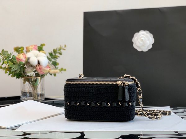 2022 new woven long box cosmetic bag small box shoulder messengerbag casual sheepskin handbag
2022 new woven long box cosmetic bag small box shoulder messengerbag casual sheepskin handbag