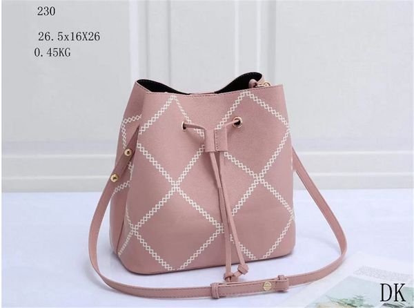 designers shoulder bags women chain bag crossbody messenger tote female quilted heart leather handbags purses wallets h0657
designers shoulder bags women chain bag crossbody messenger tote female quilted heart leather handbags purses wallets h0657
