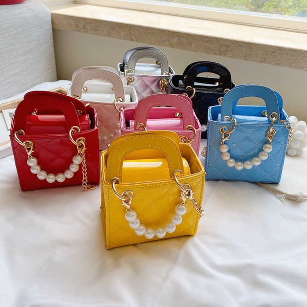 children's bag versatile patent leather pearl handbag fashion lingge diana bag chain messenger bag, Black
children's bag versatile patent leather pearl handbag fashion lingge diana bag chain messenger bag, Black