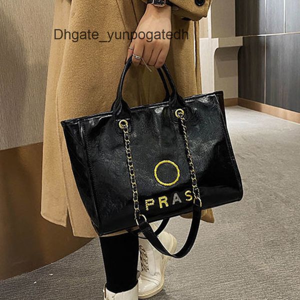 luxury fashion women's handbags beach bags brand ch metal badge tote bag designer small mini evening handbag female capacity large leat, Black;red
luxury fashion women's handbags beach bags brand ch metal badge tote bag designer small mini evening handbag female capacity large leat, Black;red