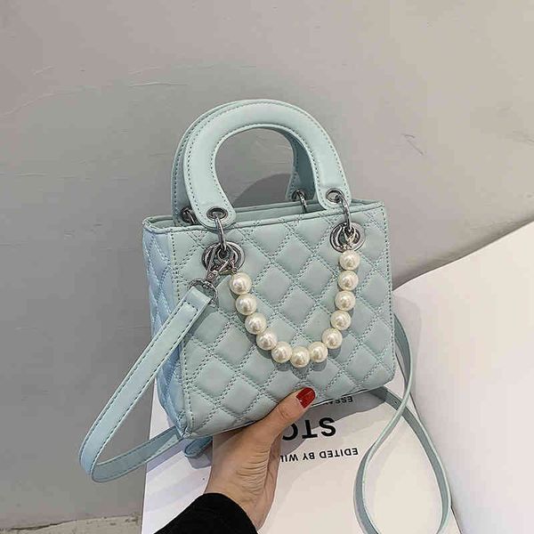 2022 new fashion princess dai bag fashion solid color lingge messenger bag women's spring and summer handbag single shoulder luxury des
2022 new fashion princess dai bag fashion solid color lingge messenger bag women's spring and summer handbag single shoulder luxury des