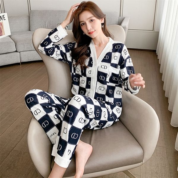 spring 180g milk + cotton silk pit strip v-neck cardigan button long-sleeved trousers pajamas women's suits home service girls p 220329, Black;red
spring 180g milk + cotton silk pit strip v-neck cardigan button long-sleeved trousers pajamas women's suits home service girls p 220329, Black;red