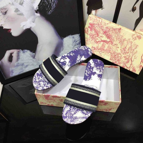2021 fashion summer beach print women sandals slippers flat shoes designer classic comfortable shoe with box size 35-43, Black
2021 fashion summer beach print women sandals slippers flat shoes designer classic comfortable shoe with box size 35-43, Black