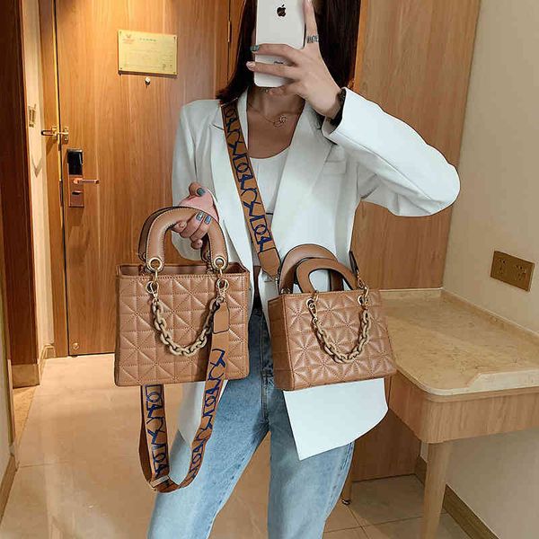 women's new same fashion style portable small texture sophisticated ladies luxury elegant evening bag clutch
women's new same fashion style portable small texture sophisticated ladies luxury elegant evening bag clutch