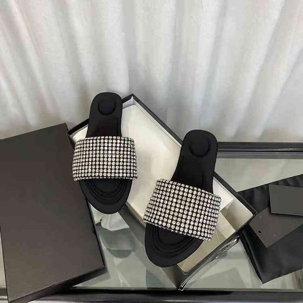 sliers one line with silk crystal drill flat heel sliers open toe round head leather bottom sandals in spring, Black
sliers one line with silk crystal drill flat heel sliers open toe round head leather bottom sandals in spring, Black