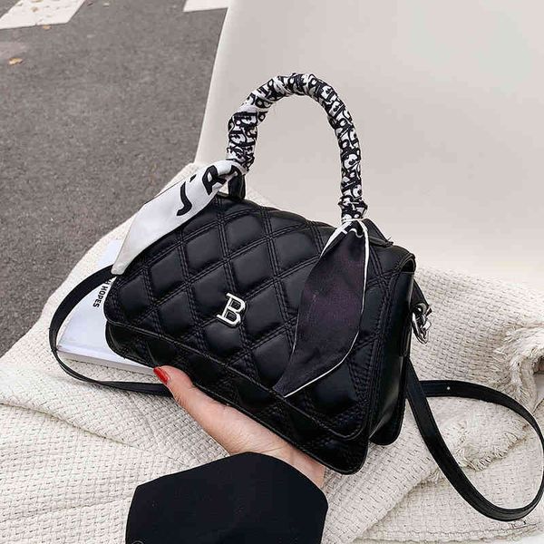 2022 factory wholesale new fashionable and textured women's new messenger single shoulder armpit silk scarf is good to match with handb
2022 factory wholesale new fashionable and textured women's new messenger single shoulder armpit silk scarf is good to match with handb