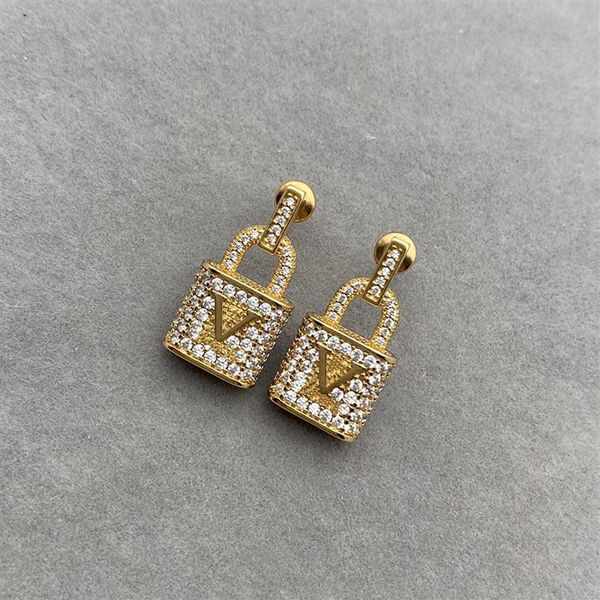 2021 new designer earrings jewlery womens luxury designer earring with box gold color letters golden party mens d217064f2828, Golden;silver
2021 new designer earrings jewlery womens luxury designer earring with box gold color letters golden party mens d217064f2828, Golden;silver