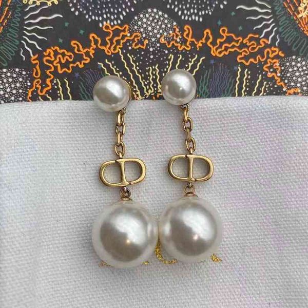 factory outlet 2022 new diamond inlaid pearl tassel earrings women's fashion classic brass material, Golden
factory outlet 2022 new diamond inlaid pearl tassel earrings women's fashion classic brass material, Golden