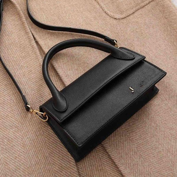 2022 factory direct sale jacquemu real sportable shoulder diagonal for mobile phone yellow blue rose red black white designer bag
2022 factory direct sale jacquemu real sportable shoulder diagonal for mobile phone yellow blue rose red black white designer bag