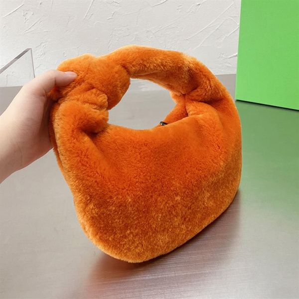 new designer women plush bag bott shearling handle handbags lady winter and fall fur villus hobo underarm clutch handbag luxur304t
new designer women plush bag bott shearling handle handbags lady winter and fall fur villus hobo underarm clutch handbag luxur304t