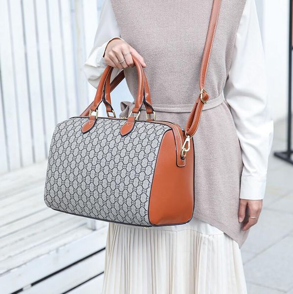 wholesale printing crossbody bag classic polka dot retro handbag street personality leather backpack large capacity cross color matching fas
wholesale printing crossbody bag classic polka dot retro handbag street personality leather backpack large capacity cross color matching fas
