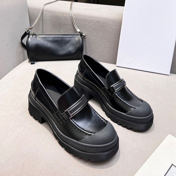 black white brushed leather code loafer designer shoes for women classic penny loafers round toe heel and thick notched sole
black white brushed leather code loafer designer shoes for women classic penny loafers round toe heel and thick notched sole