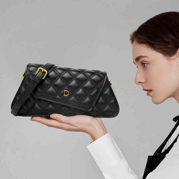 2022 new geometric lingge msenger backpack solid leather one shoulder portable small women's bag
2022 new geometric lingge msenger backpack solid leather one shoulder portable small women's bag
