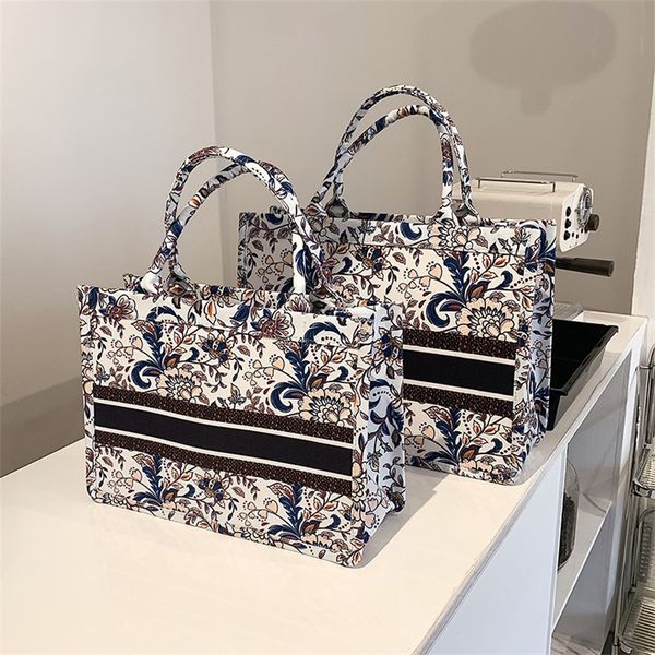 size portable square printed oil painting style foreign fashionable women's single messenger 90% off shop clearance
size portable square printed oil painting style foreign fashionable women's single messenger 90% off shop clearance