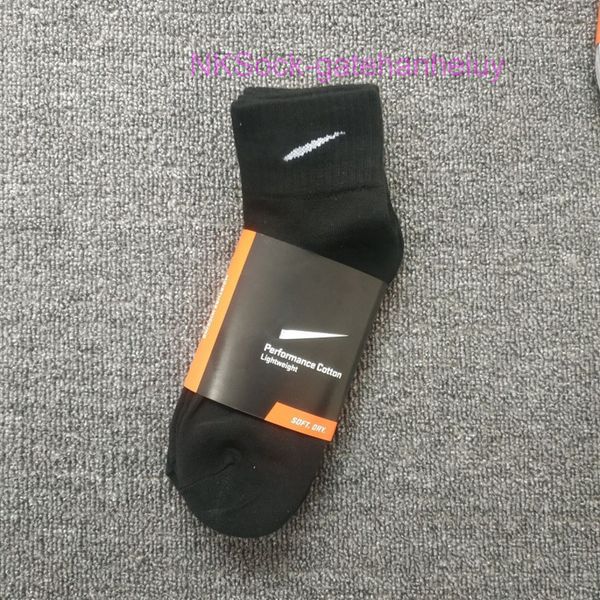 men's classic fashion socks 3 pairs of 1 card hook brand designer versatile sports sock men women luxury wear medium short sportsocks r, Black
men's classic fashion socks 3 pairs of 1 card hook brand designer versatile sports sock men women luxury wear medium short sportsocks r, Black