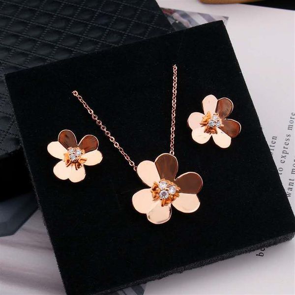 jewelry ladies pendant necklaces love rings van screw earrings carti bracelet party wedding couple gift fashion luxury designer a9199s, Silver
jewelry ladies pendant necklaces love rings van screw earrings carti bracelet party wedding couple gift fashion luxury designer a9199s, Silver