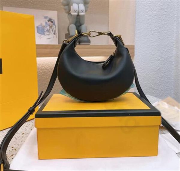 new brand praphy underarm bag mini crescent handbag metal chain designer messenger bag cowhide material waist bags16.5x14x5cm
new brand praphy underarm bag mini crescent handbag metal chain designer messenger bag cowhide material waist bags16.5x14x5cm
