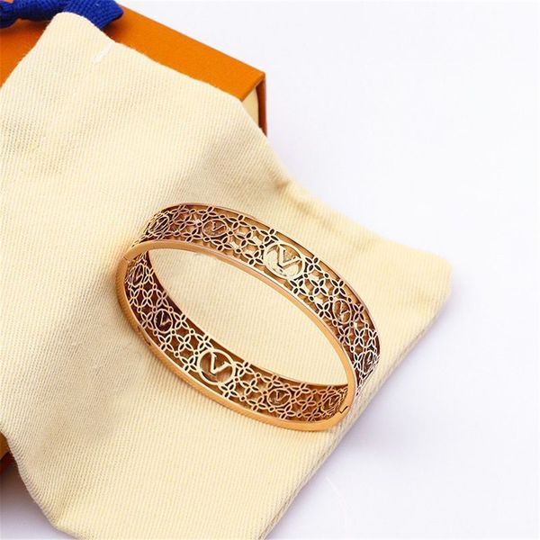 designer bracelet jewelry bangle stainless steel luxurys buckle jewelrys women men brand bracelets with box dustbag, Golden;silver
designer bracelet jewelry bangle stainless steel luxurys buckle jewelrys women men brand bracelets with box dustbag, Golden;silver
