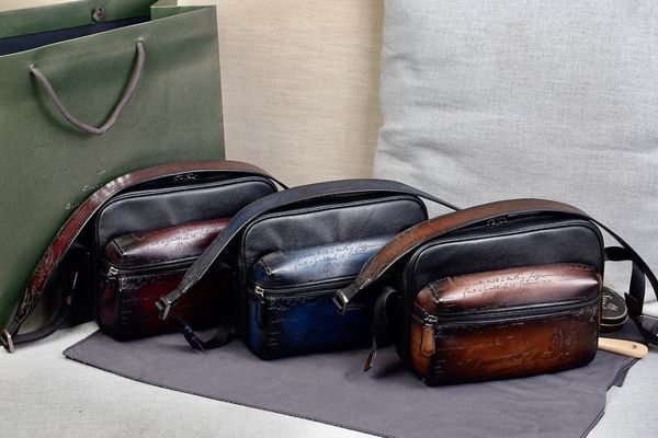 hand customized men's messenger shoulder bag high-end technology modified calf leather
hand customized men's messenger shoulder bag high-end technology modified calf leather