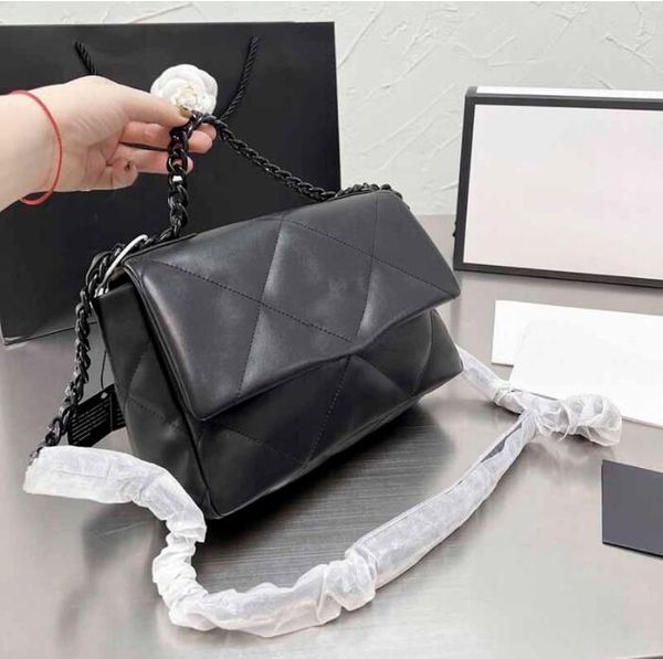 tz women 25cm flap ladies jumbo designer bags black white genuine leather classic handbags ruthenium-finish mater handle chain high capacity
tz women 25cm flap ladies jumbo designer bags black white genuine leather classic handbags ruthenium-finish mater handle chain high capacity