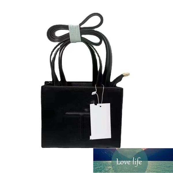 european minority simple tote bag shoulder bags women's handbags shoulder messenger embossed large capacity ladies
european minority simple tote bag shoulder bags women's handbags shoulder messenger embossed large capacity ladies