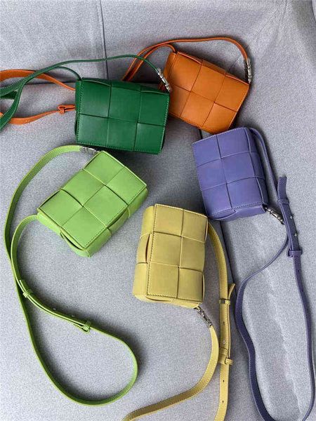 2022 various color mini knitting mobile phone bag for women fashion shoulder strap hardware decoration designer crossbody 0628
2022 various color mini knitting mobile phone bag for women fashion shoulder strap hardware decoration designer crossbody 0628