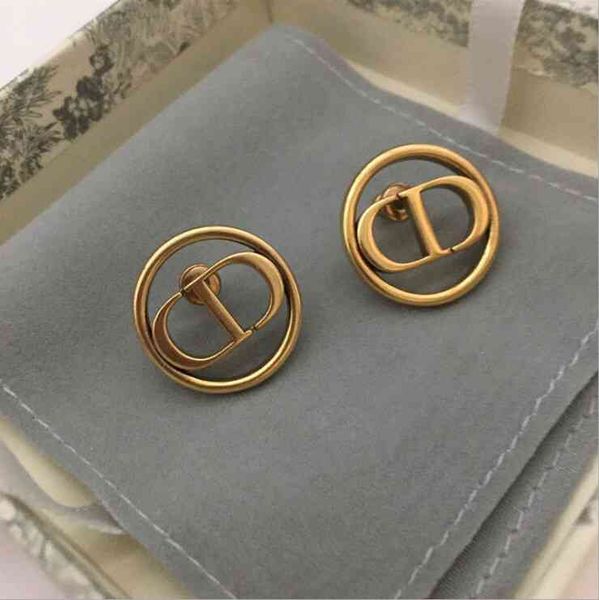 new bright 925 sier needle red same earrings 2022 luxury brand fashion design versatile ladies jewelry, Golden
new bright 925 sier needle red same earrings 2022 luxury brand fashion design versatile ladies jewelry, Golden