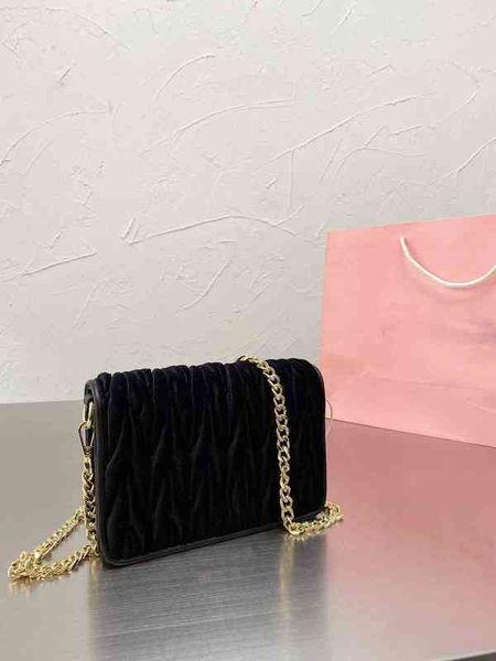 women luxurys designers shoulder bags crossbody messenger with chain classic embellishment handbag high capacity fashion designer leather la
women luxurys designers shoulder bags crossbody messenger with chain classic embellishment handbag high capacity fashion designer leather la