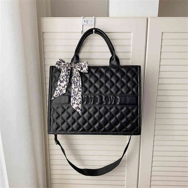 autumn and winter high-capacity foreign style portable tote bag single shoulder versatile bag factory store online
autumn and winter high-capacity foreign style portable tote bag single shoulder versatile bag factory store online