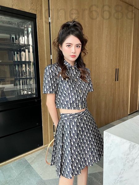 women's tracksuits designer home d two-piece set spring and autumn versatile short jacquard jacket temperament pleated high waist skirt, Gray
women's tracksuits designer home d two-piece set spring and autumn versatile short jacquard jacket temperament pleated high waist skirt, Gray